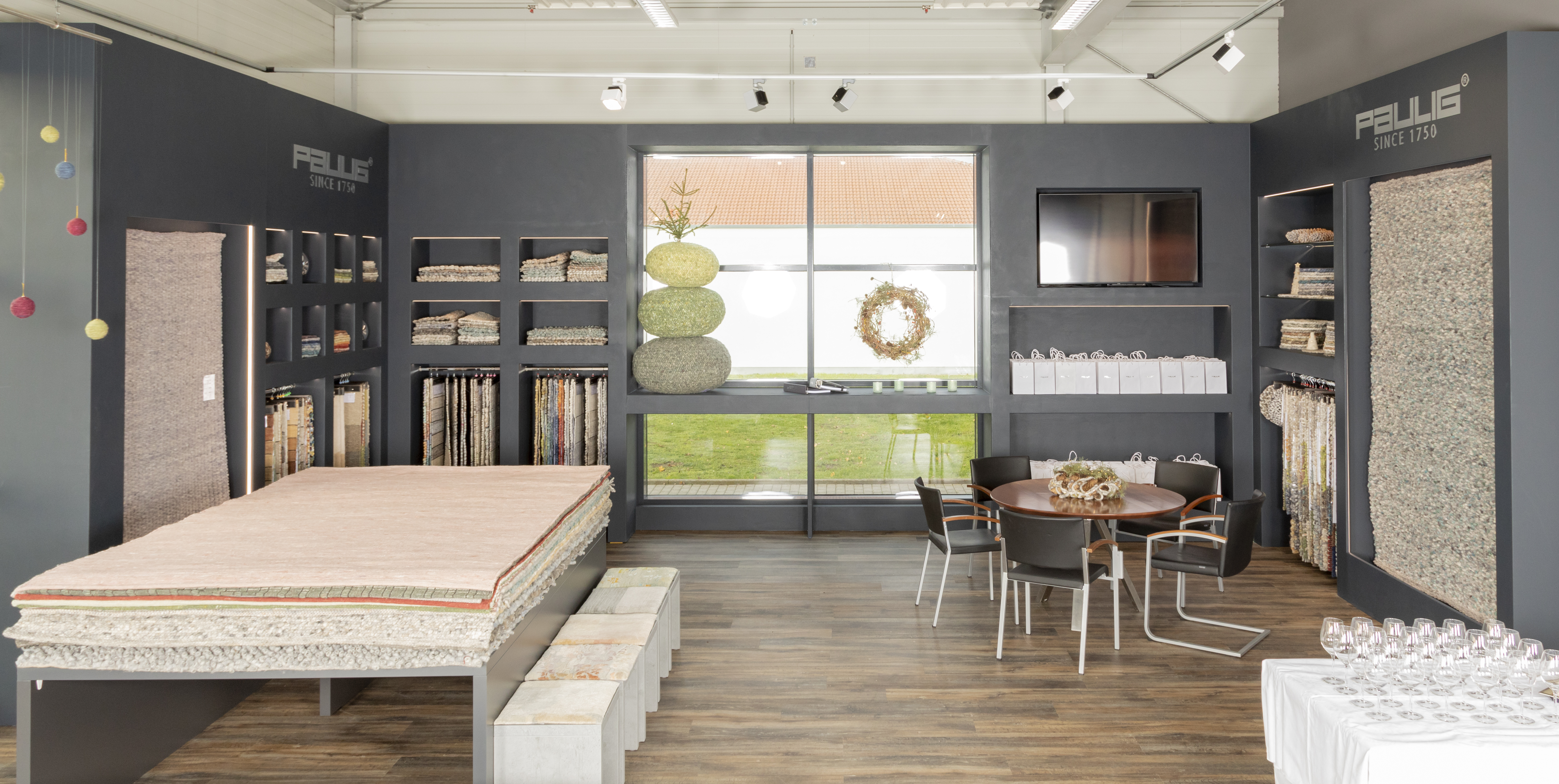 paulig1750-teppiche-manufaktur-haendlersuche-flagshipstore_schwarzach_1 paulig1750-teppiche-manufaktur-haendlersuche-flagshipstore_schwarzach_1